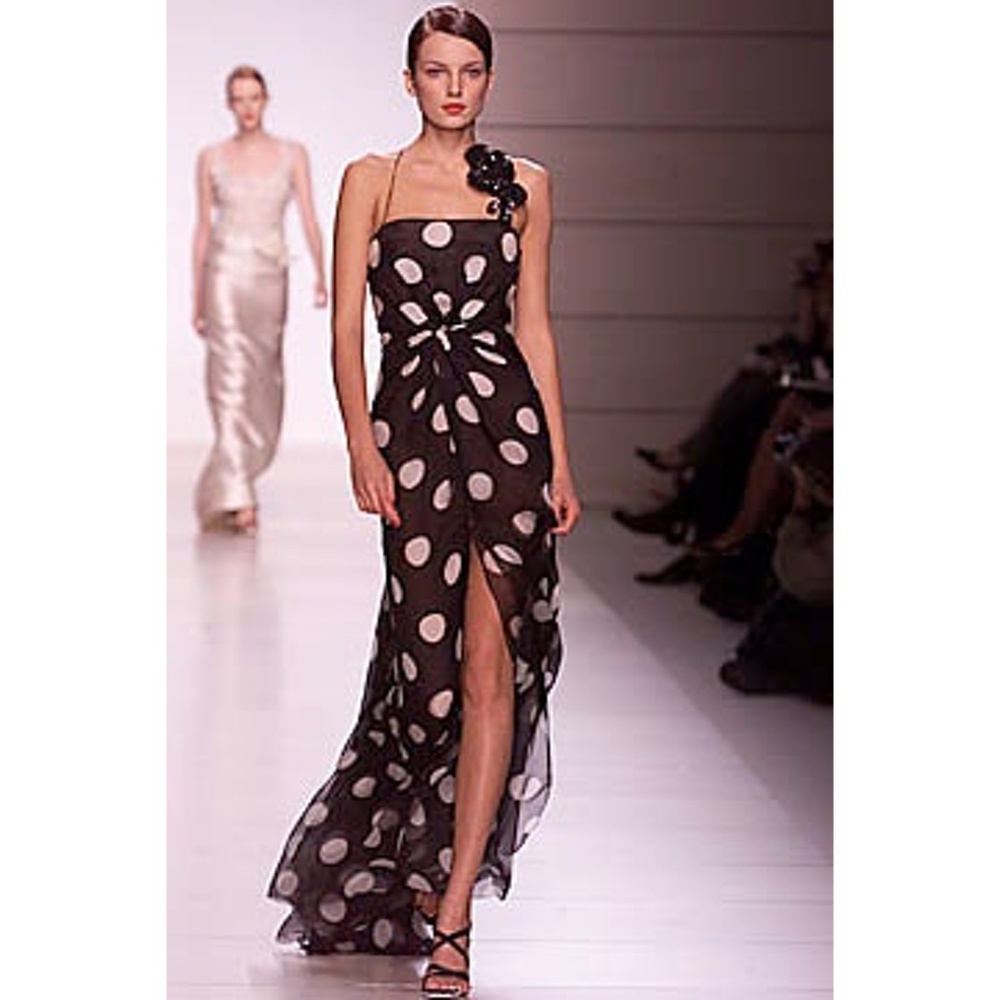 Valentino Spring 2001 Runway Look 72 Gown